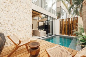 2 kolam renang terbuka 