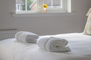 2 bedrooms, desk, iron/ironing board, free WiFi