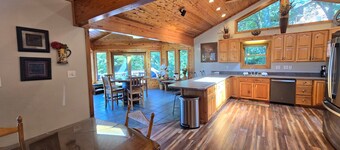 American Dream | Dog-Friendly 5BR Mountain Escape w/ Hot Tub & Fireplace