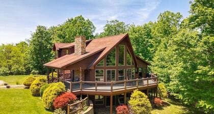 Family Mountain Escape w/ Pool Table & Large Yard