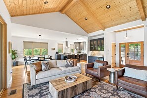 TV connectée, cheminée