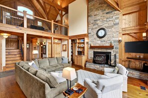 Smart-TV, Kamin, Tischfußball