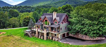Windy Path Farm | Animals, Hot Tub, Game Room + Breathtaking VIEWS!