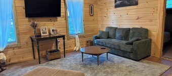 Enjoyable 2-bedroom house with AC in Alexandria Bay with kids play loft