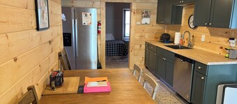 Cozy cottage in Alexandria Bay just blocks from the water