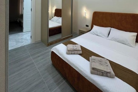 10 bedrooms, WiFi, bed sheets. Hotel Moon