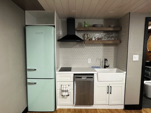 Blackout drapes, soundproofing, iron/ironing board, free WiFi