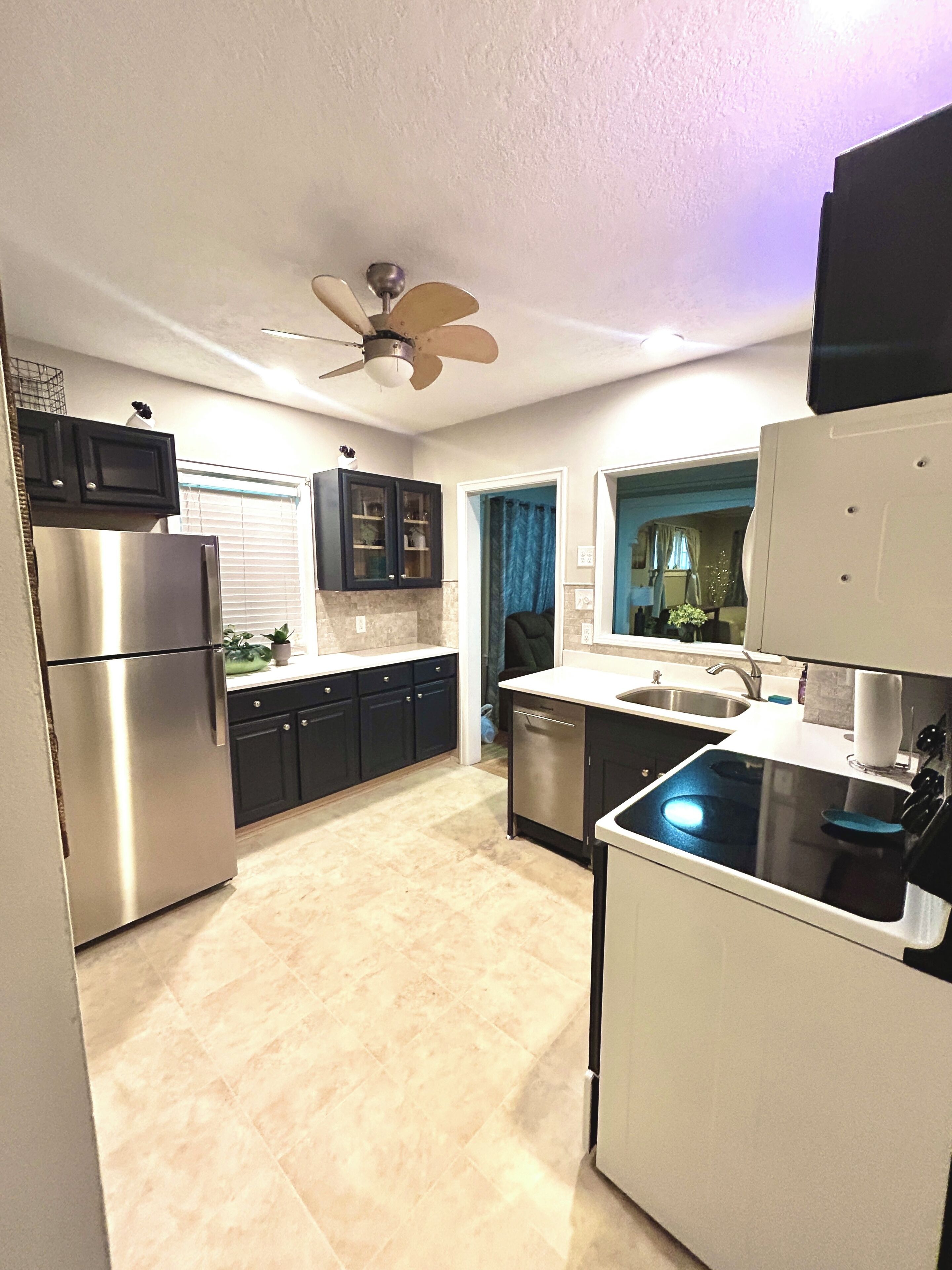 ميكروويف، فرن، موقد طهي مسطح، غسالة أطباق