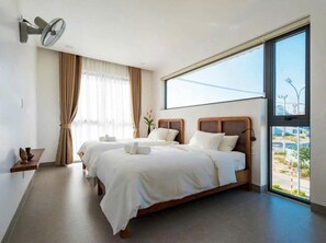 6 bedrooms, iron/ironing board, WiFi, bed sheets