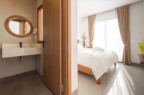 6 bedrooms, iron/ironing board, WiFi, bed sheets