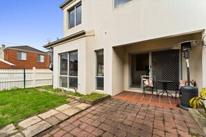 Exterior - Your Cozy Home in Glen Waverley | 4BR Family Stay (Glen Waverley)