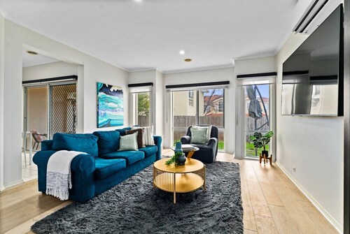 Your Cozy Home in Glen Waverley | 4BR Family Stay
