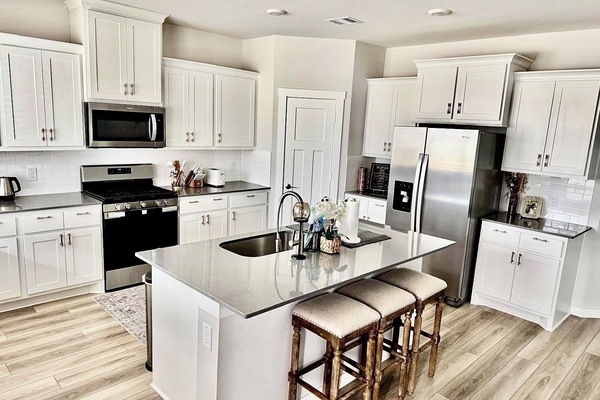 Mikroaaltouuni, uuni, liesi, astianpesukone