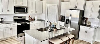 Delightful 3-bedroom house with ping pong table, air hockey, dart board and more