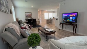 TV - Delightful 3-bedroom house with ping pong table, air hockey, dart board and more (College Station)