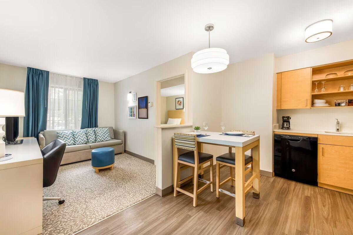 2 Family-Friendly Suites w/ Kitchen Perfect for Trips Near Charlotte Attractions