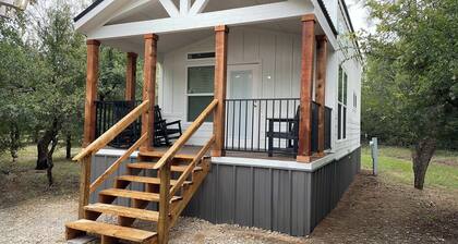 -NEW- Tiny House: Bessie Belle. Close to Rocker B!