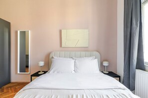 2 bedrooms, iron/ironing board, WiFi, bed sheets