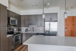 Fridge, microwave, oven, stovetop