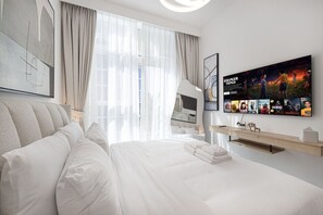 1 bedroom, in-room safe, iron/ironing board, free WiFi