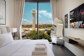 2 bedrooms, in-room safe, iron/ironing board, free WiFi