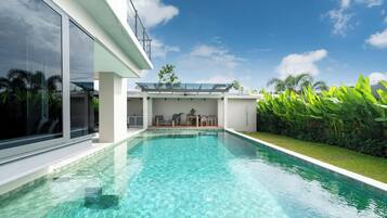 Kolam renang terbuka