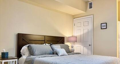 The Royal Suite at 215