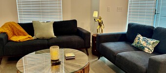 Modern 2-bedroom/2-bath loft centrally located near downtown.