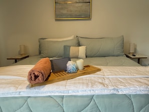 Iron/ironing board, WiFi, bed sheets