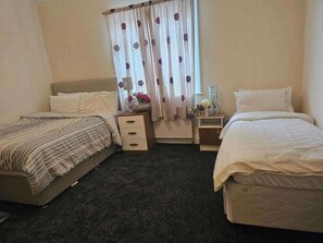 4 habitaciones, wifi y ropa de cama 