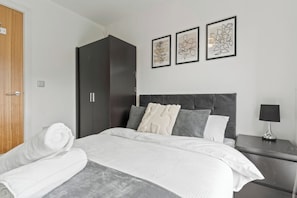 3 bedrooms, WiFi, bed sheets - Windrush Grove Retreat in Birmingham (Birmingham)