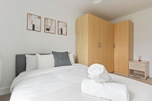3 bedrooms, WiFi, bed sheets