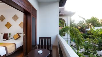 Phòng 3, quang cảnh vườn | Bộ trải giường bằng vải cotton Ai Cập, bộ đồ giường cao cấp, minibar
