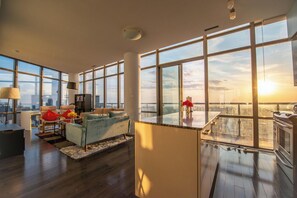 Superior Penthouse, Balcony, City View | Living area | 55-inch Smart TV with digital channels - Urban Explore (Toronto)