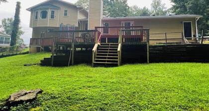 Charming 3-bedroom house in Snellville with AC