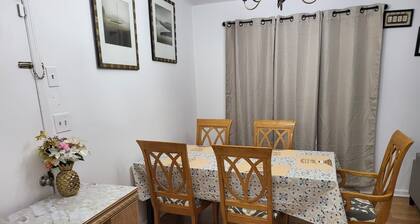 Charming 3-bedroom house in Snellville with AC