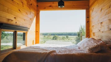 WiFi, bed sheets