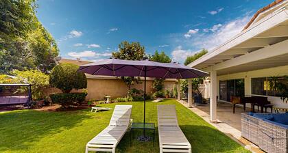 Luxurious home w/private pool, spa, grill & foosball - A/C , free WiFi - dogs ok