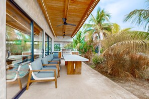 Outdoor dining - Relaxing villa with private plunge pool, canal views & open layout for families (Placencia)