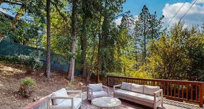 Spacious family-friendly home with mountain views - near University of Oregon
