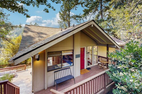 Spacious family-friendly home with mountain views - near University of Oregon