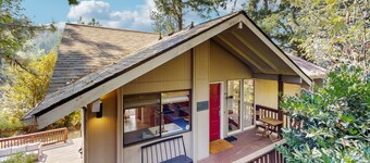 Spacious family-friendly home with mountain views - near University of Oregon