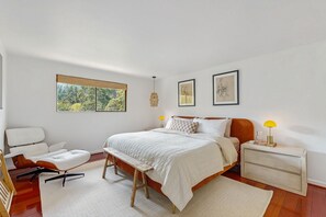 4 chambres, fer et planche à repasser, accès à Internet, literie fournie