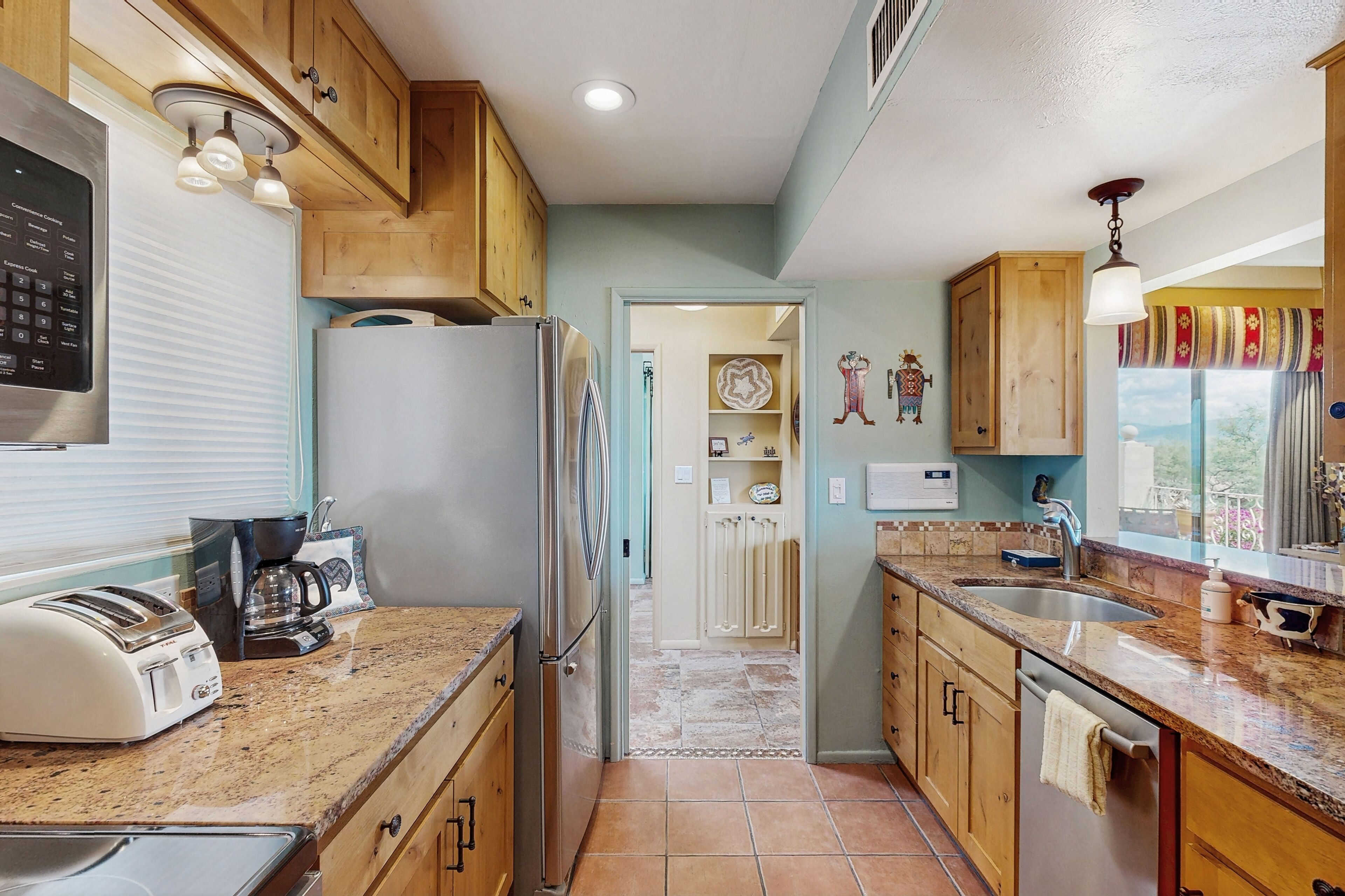 冰箱、微波炉、烤箱、炉灶