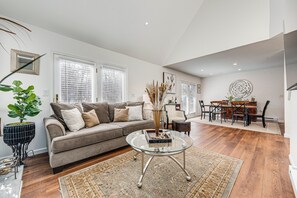 Télévision, table de tennis de table