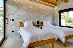 4 bedrooms, iron/ironing board, Internet, bed sheets