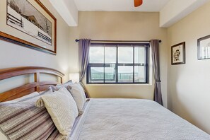 2 habitaciones, tabla de planchar con plancha, internet y ropa de cama
