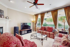 TV, fireplace, stereo