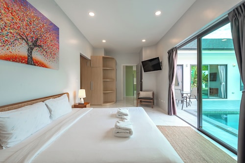 Villas 6BR 2 Pools For Group Vibe V193