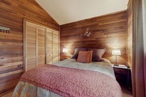 2 habitaciones, tabla de planchar con plancha, internet y ropa de cama